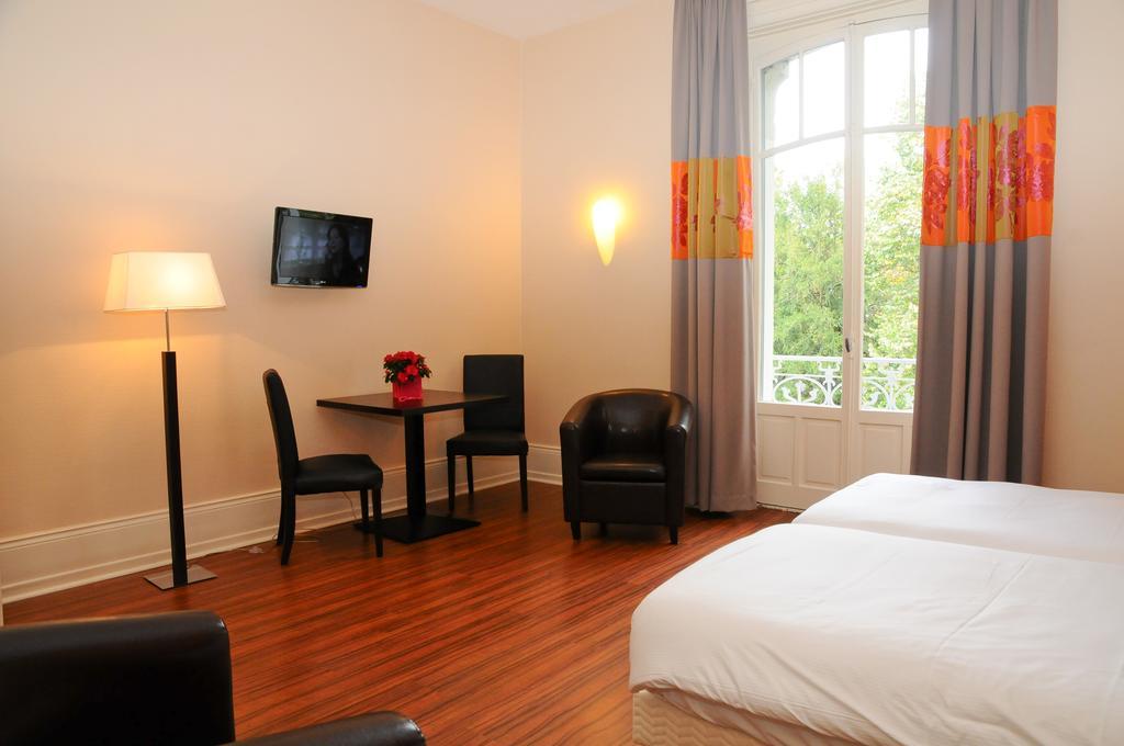Garden & City Luxeuil Ex Le Metropole Et Les Thermes ภายนอก รูปภาพ